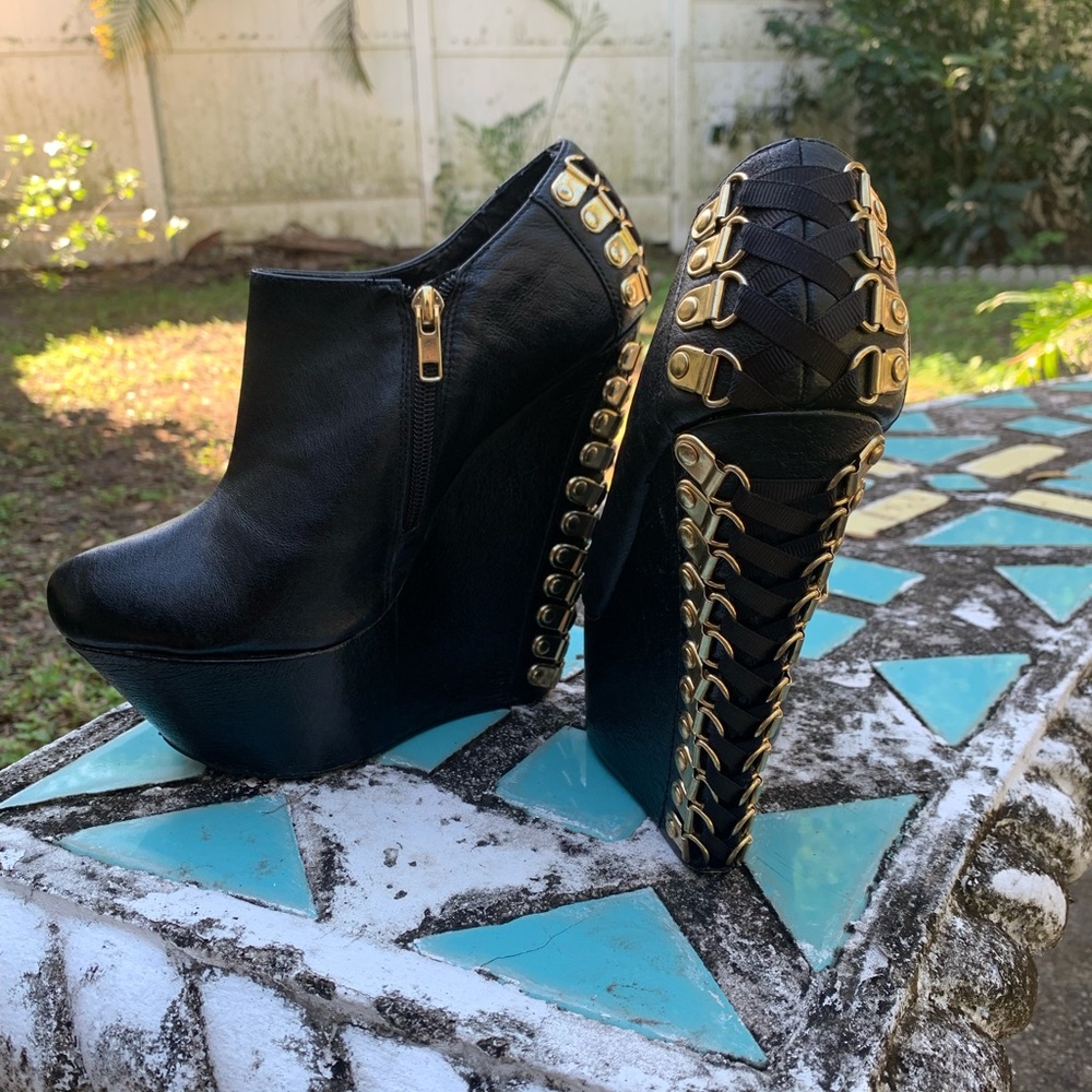 Betsey Johnson Maysy Platform Booties